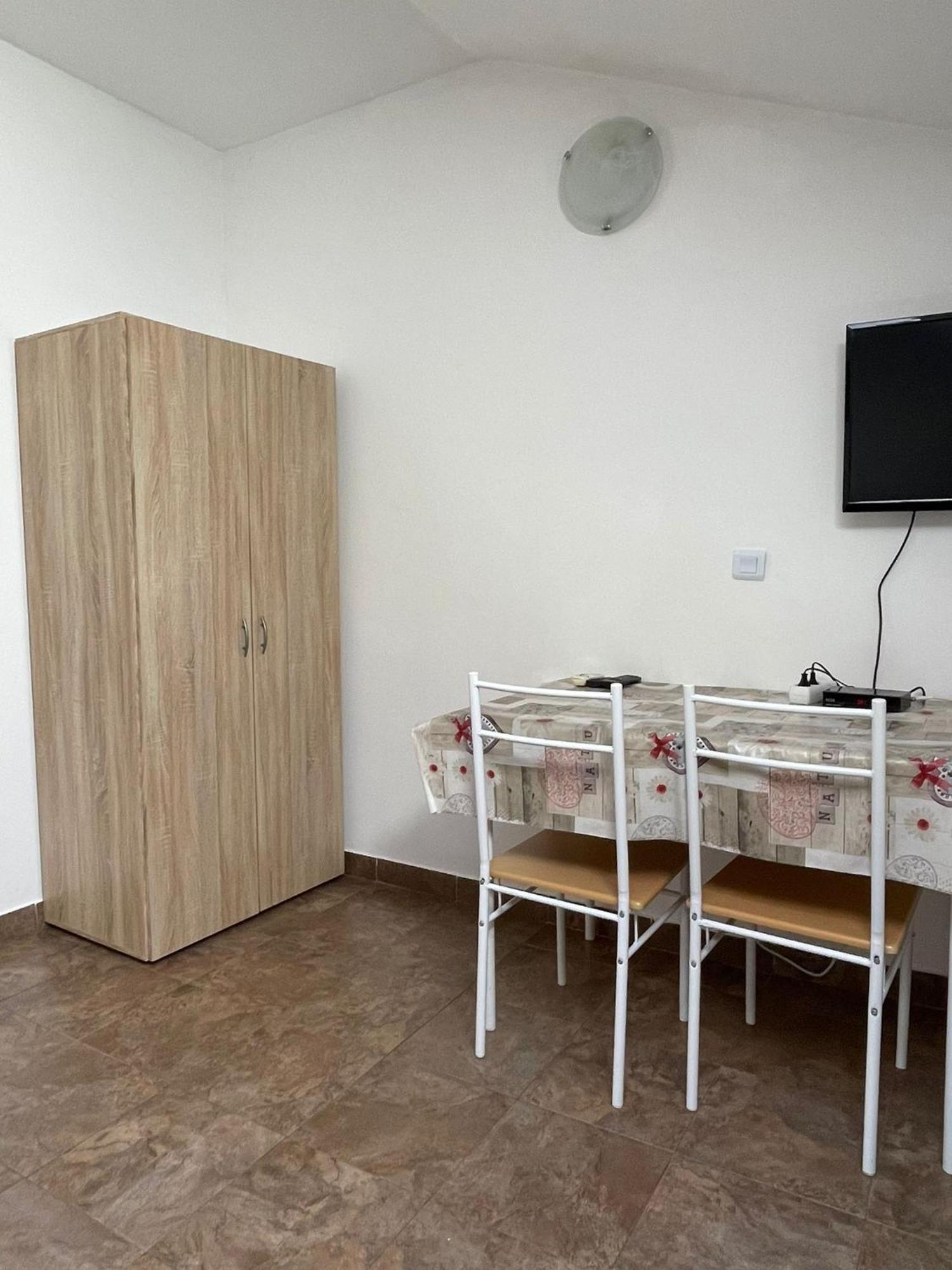 Dejan Apartment-Top Centar พูลา ภายนอก รูปภาพ