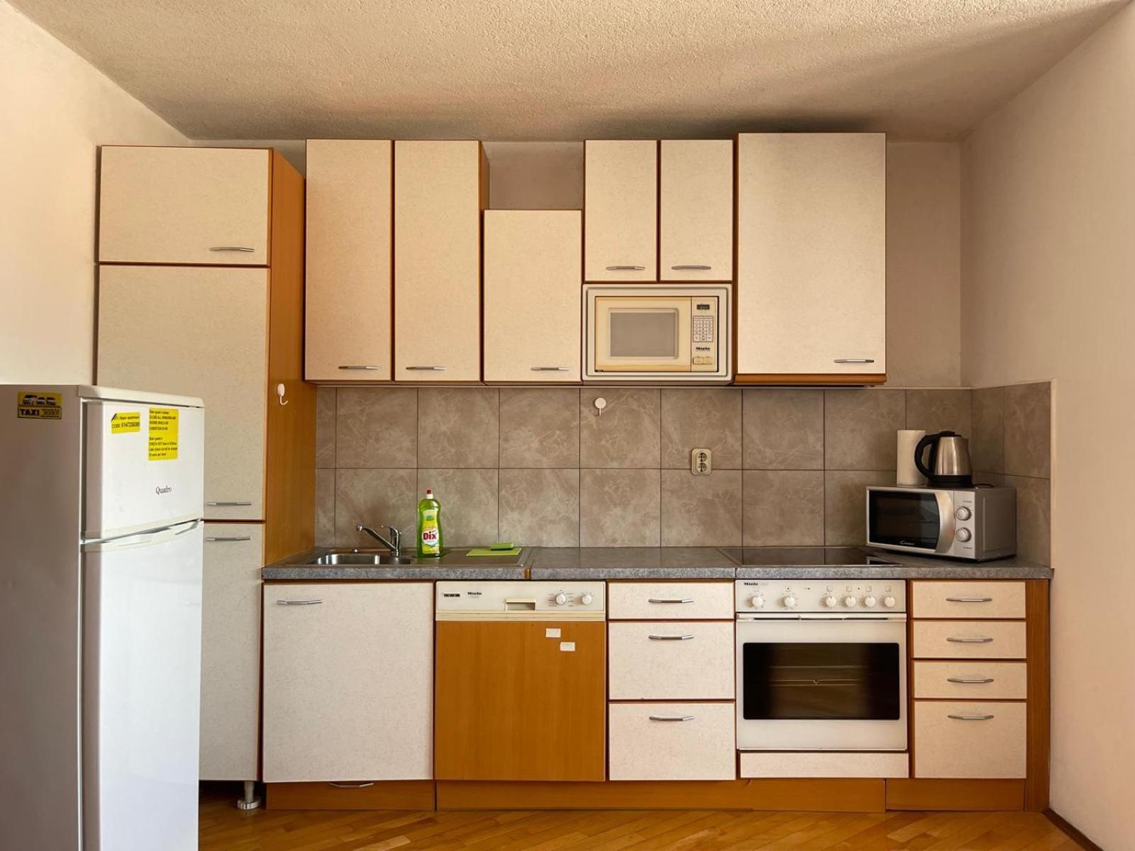 Dejan Apartment-Top Centar พูลา ภายนอก รูปภาพ
