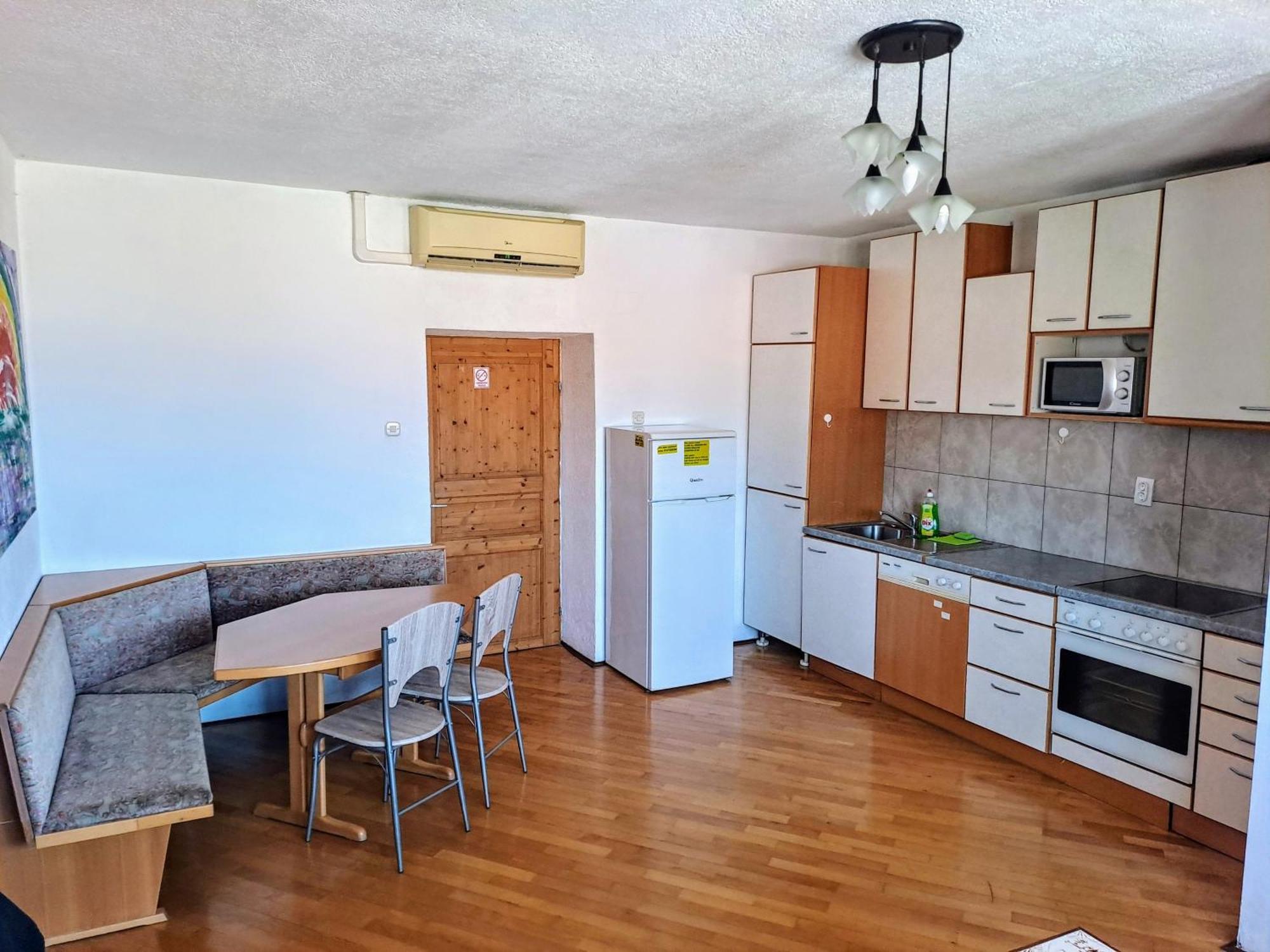 Dejan Apartment-Top Centar พูลา ภายนอก รูปภาพ